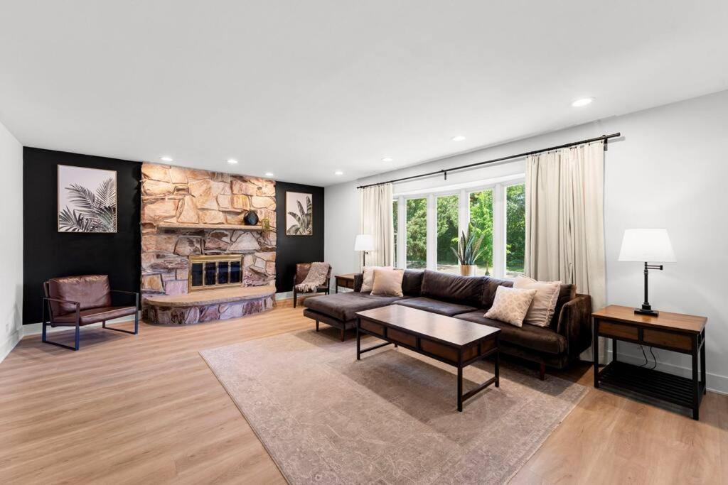New Bensenville Home By O'Hare Airport With Indoor Pool, Sauna, And Arcade Exterior photo