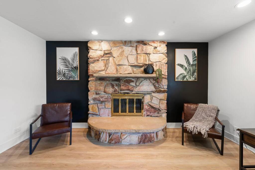 New Bensenville Home By O'Hare Airport With Indoor Pool, Sauna, And Arcade Exterior photo