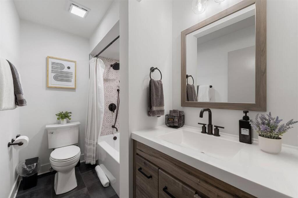 New Bensenville Home By O'Hare Airport With Indoor Pool, Sauna, And Arcade Exterior photo