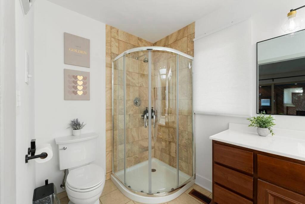 New Bensenville Home By O'Hare Airport With Indoor Pool, Sauna, And Arcade Exterior photo