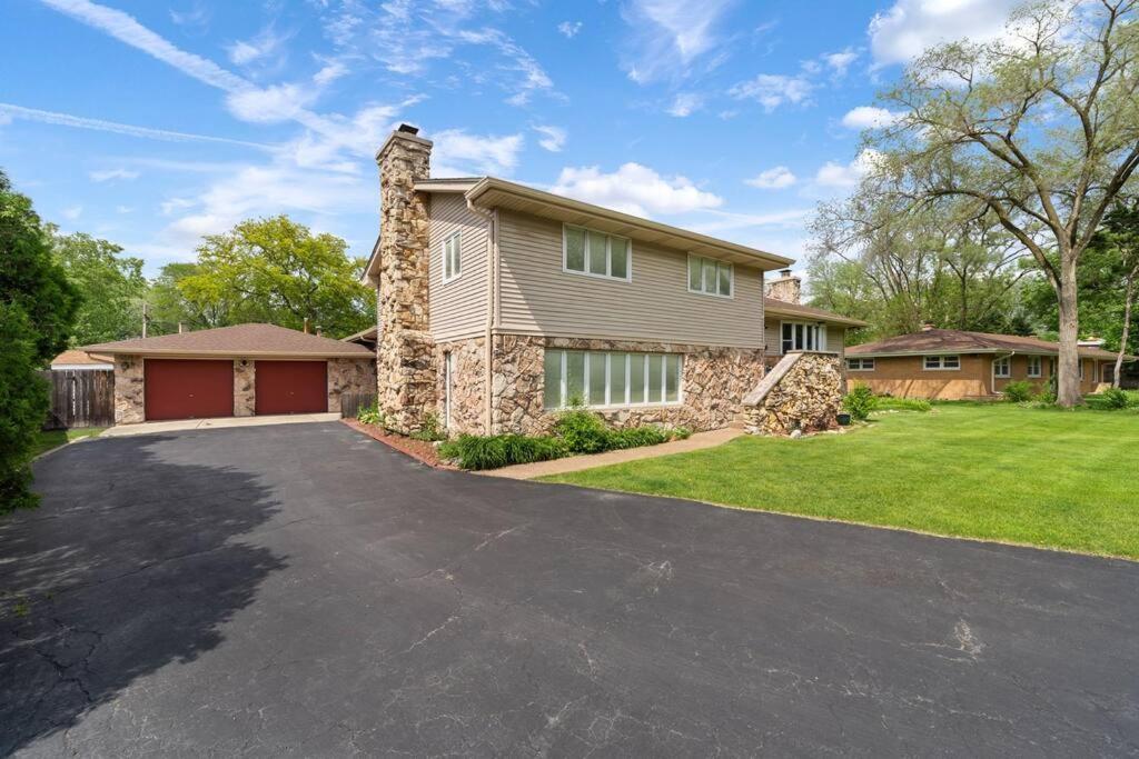 New Bensenville Home By O'Hare Airport With Indoor Pool, Sauna, And Arcade Exterior photo