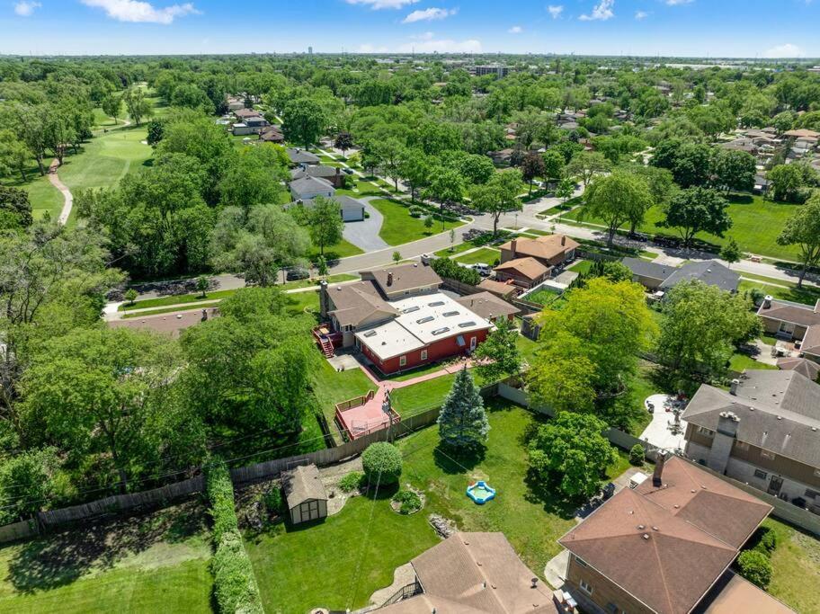 New Bensenville Home By O'Hare Airport With Indoor Pool, Sauna, And Arcade Exterior photo