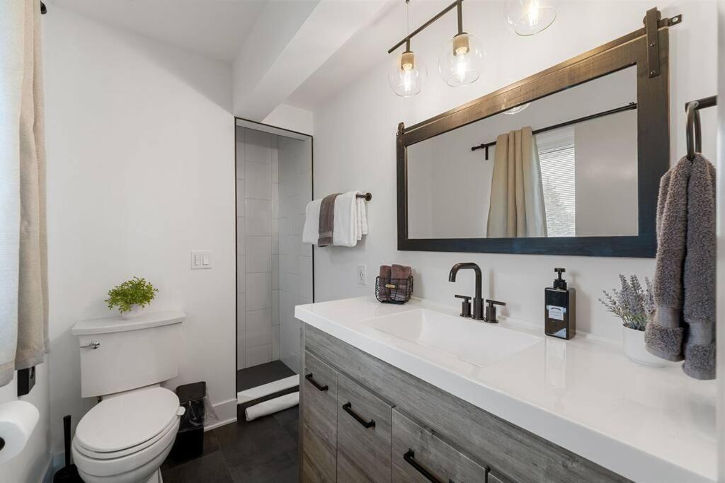 New Bensenville Home By O'Hare Airport With Indoor Pool, Sauna, And Arcade Exterior photo
